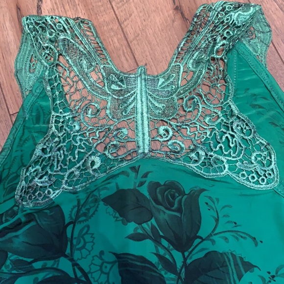 Rose tank top - Picture 6 of 8